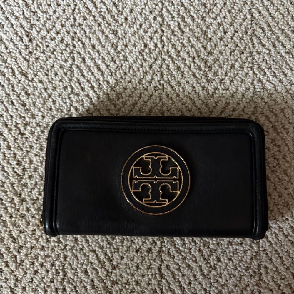 Tory Burch Black Leather Wallet with Gold Logo - SLIGHT RUST ON LOGO